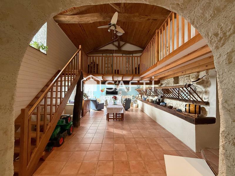 Maison - 182 m² - 6 pièces