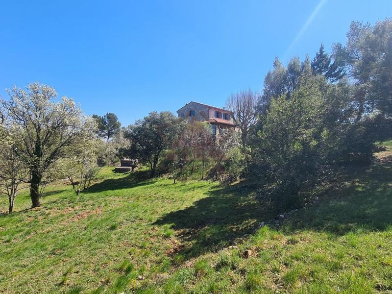 Propriété - 110 m² - 5 pièces