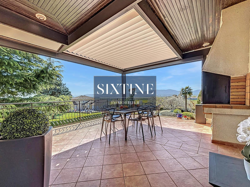 Maison - 144 m² - 10 pièces