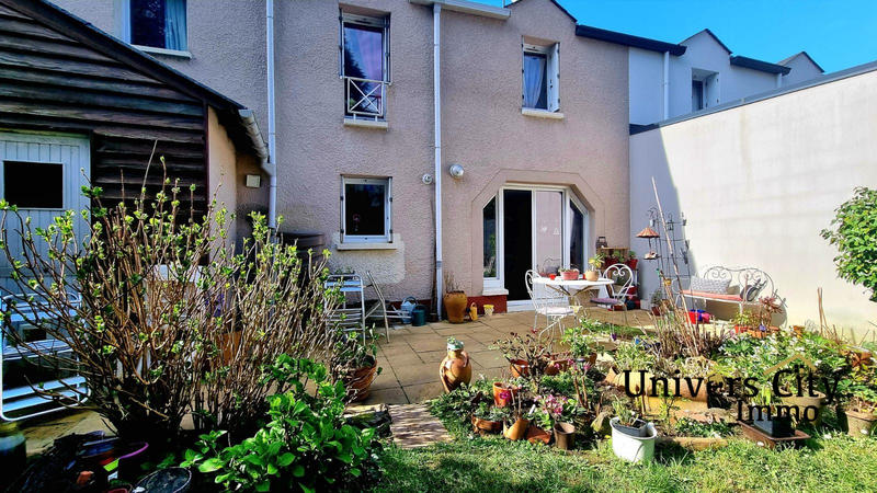 Maison - 102 m² - 6 pièces