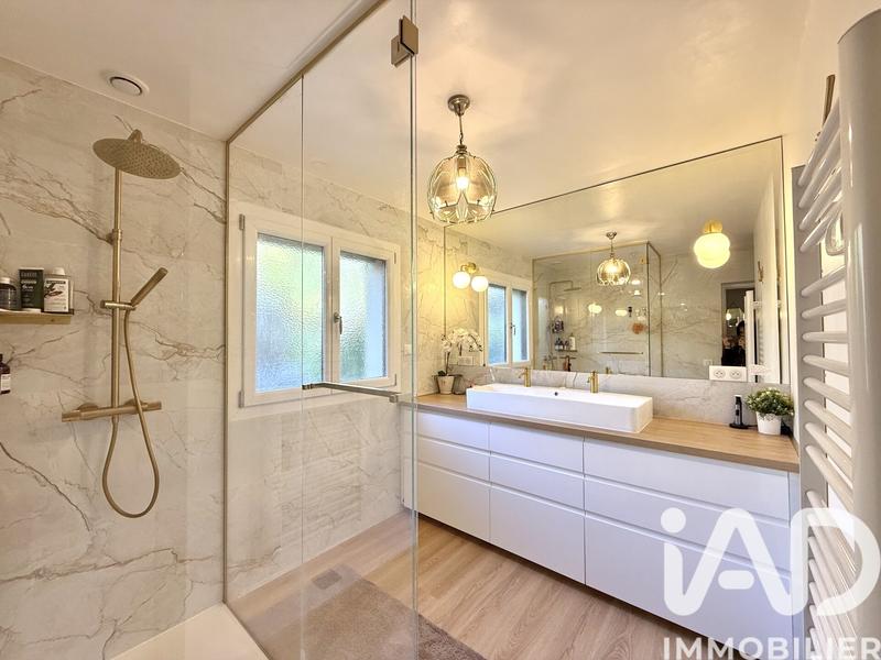 Maison - 182 m² - 7 pièces