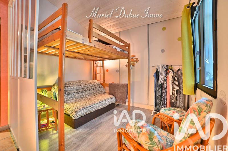 Maison - 239 m² - 8 pièces