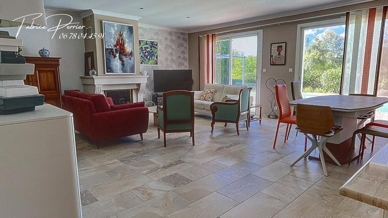 Maison - 147 m² - 6 pièces