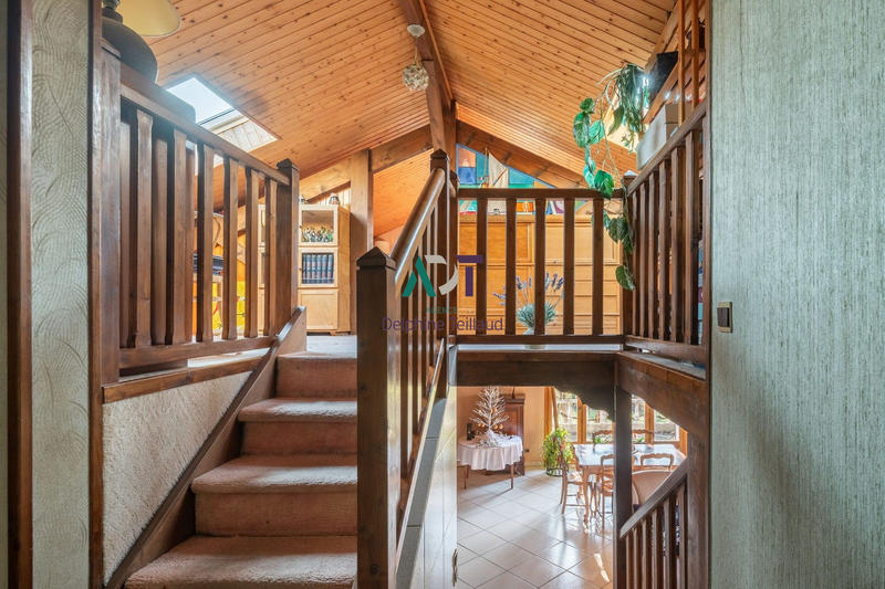 Maison - 187 m² - 8 pièces