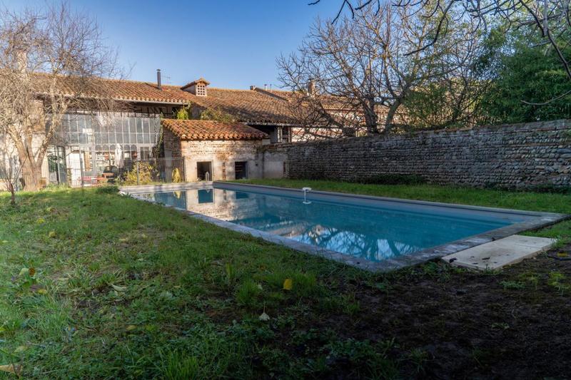 Propriété - 435 m² - 11 pièces