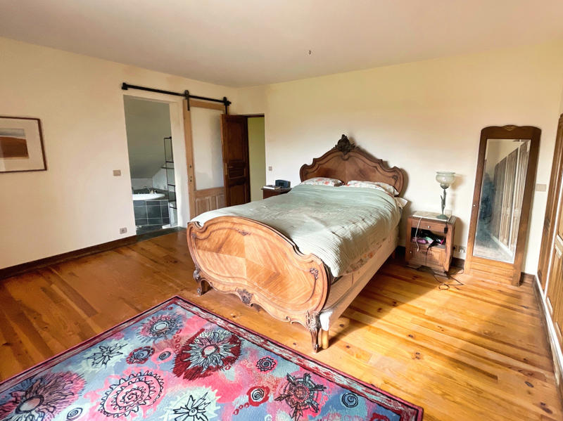 Maison - 200 m² - 8 pièces