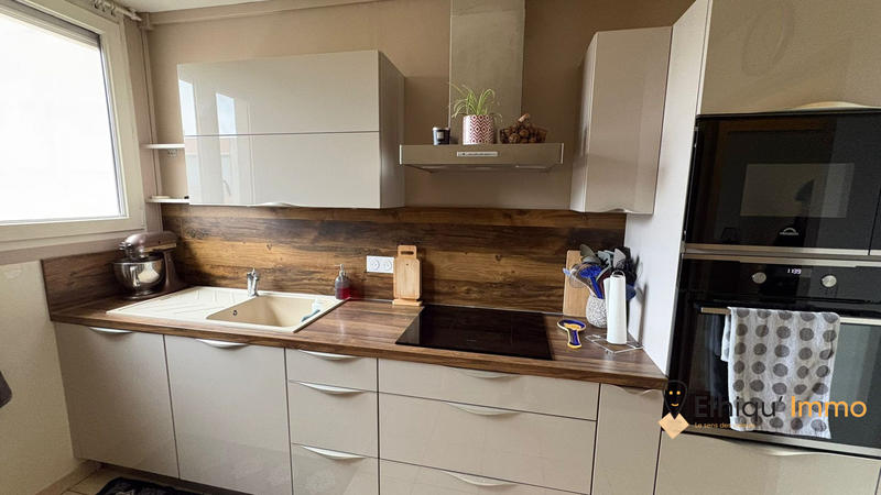 Appartement - 82 m² - 4 pièces