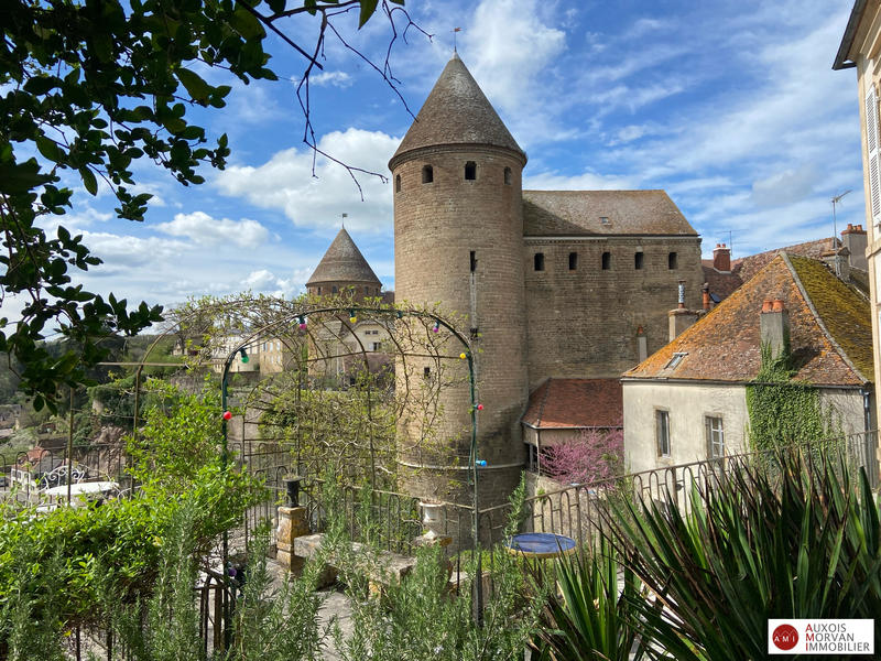 Maison - 420 m² - 13 pièces