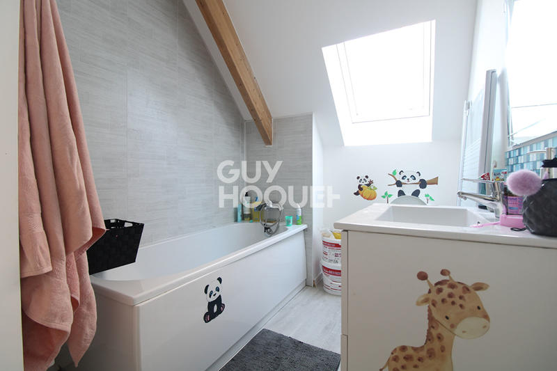 Maison - 101 m² - 5 pièces