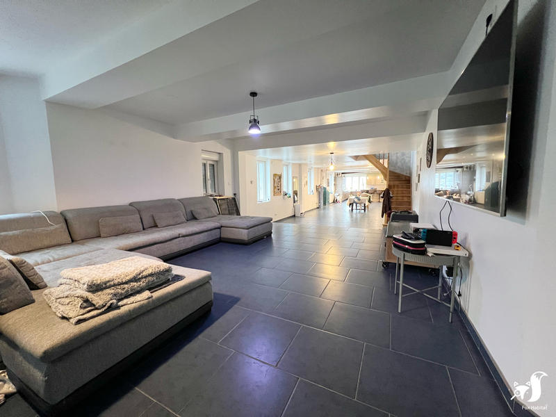 Maison - 300 m² - 6 pièces