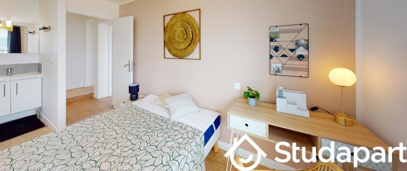 Chambre - 11 m² - 1 pièce