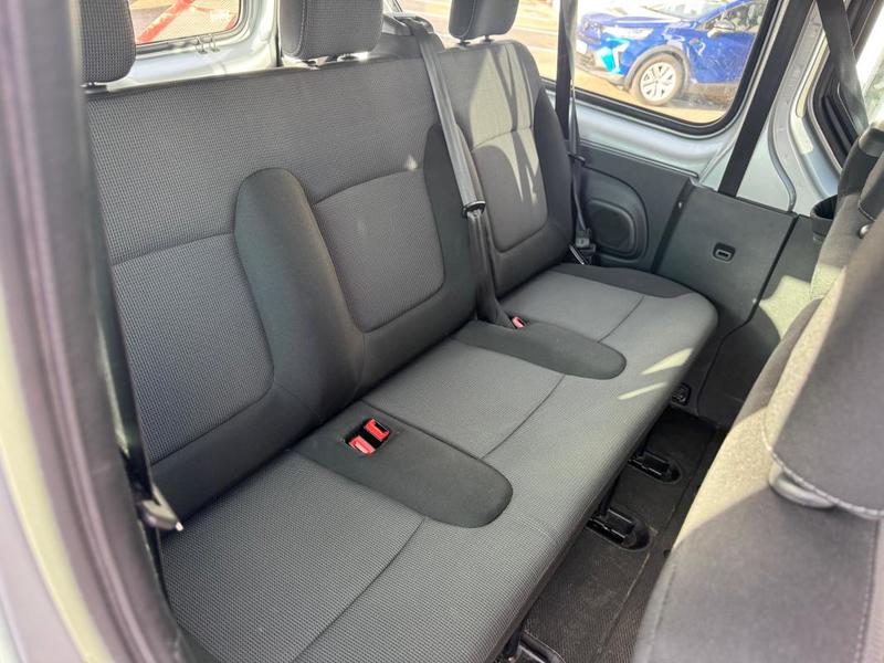 Renault Trafic 2.0 Dci 150 Ch Zen 9 Places