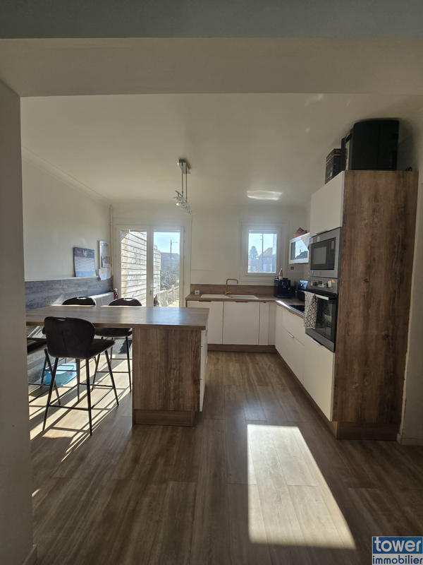 Maison - 101 m² - 5 pièces