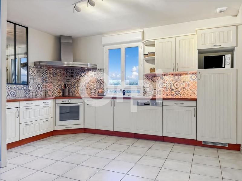 Maison - 98 m² - 4 pièces