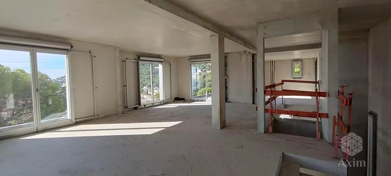 Villa - 643 m² - 9 pièces