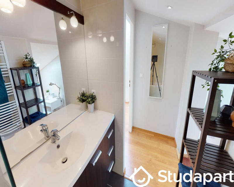 Chambre - 90 m² - 1 pièce