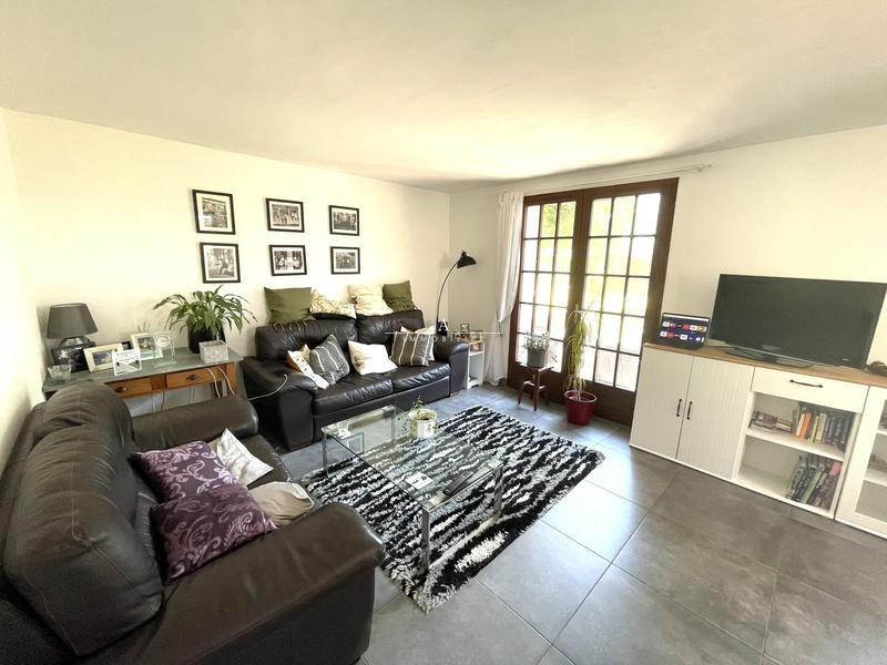 Maison - 270 m² - 11 pièces