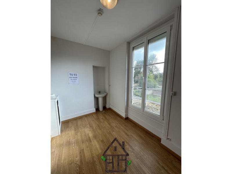 Maison - 308 m² - 23 pièces