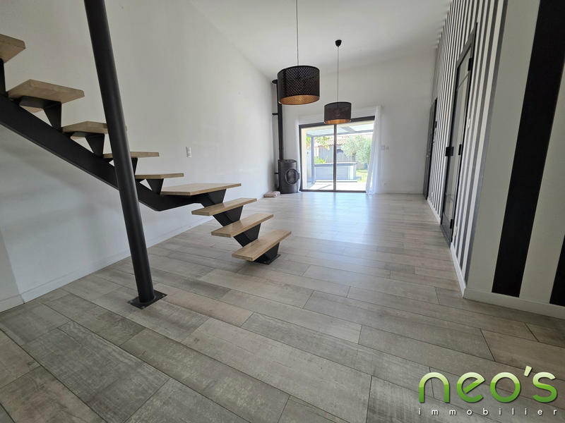 Maison - 263 m² - 12 pièces