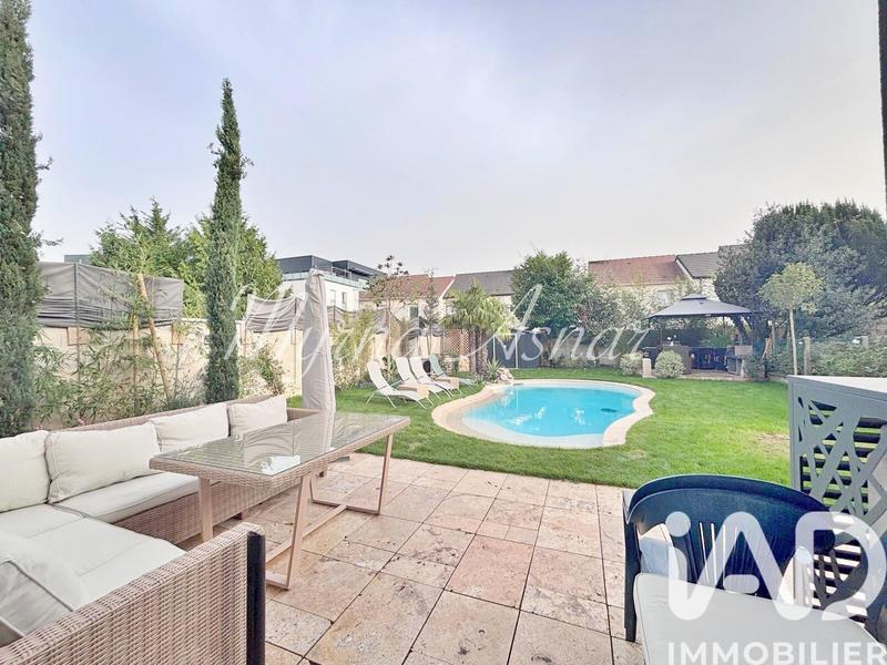 Maison - 122 m² - 6 pièces