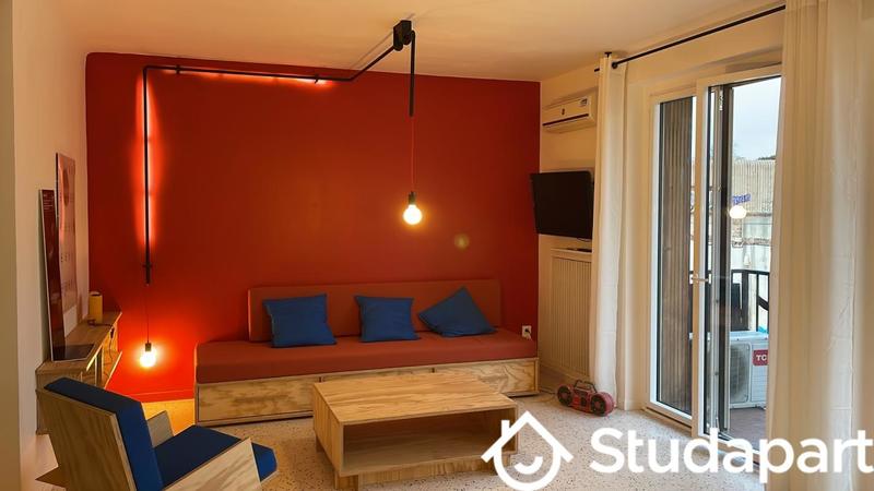 Chambre - 9 m² - 1 pièce