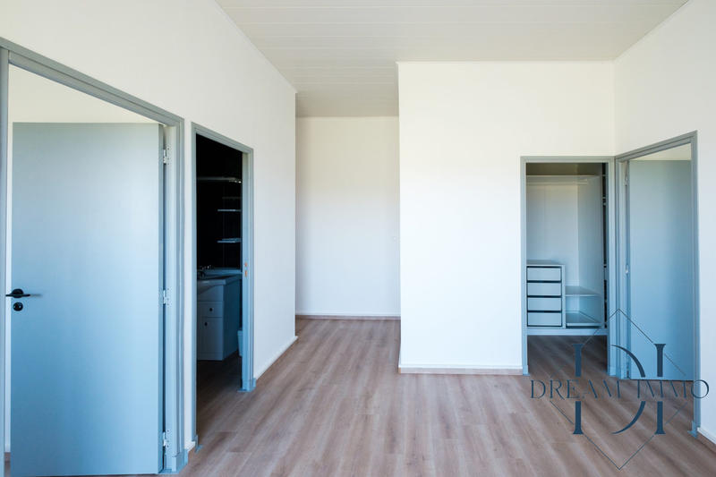 Appartement - 137 m² - 6 pièces