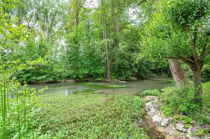 Propriété - 550 m² - 17 pièces