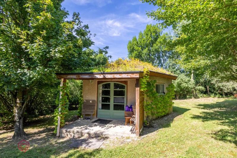 Propriété - 430 m² - 15 pièces