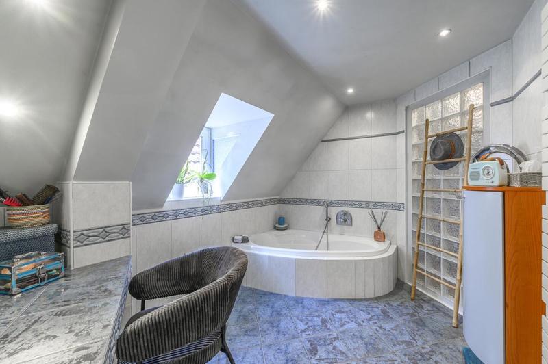 Maison - 405 m² - 6 pièces