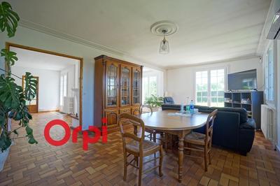 Maison - 225 m² - 7 pièces