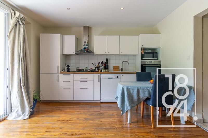 Appartement - 129 m² - 7 pièces