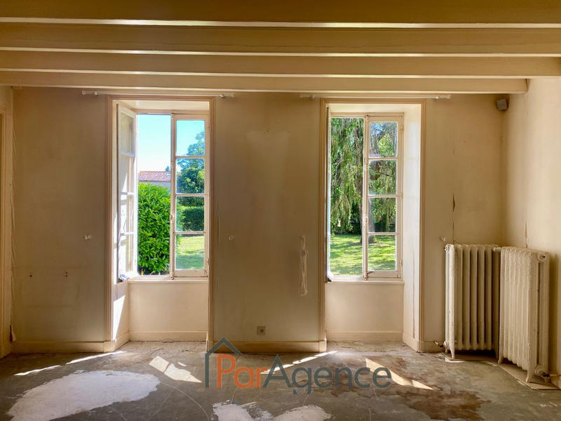 Propriété - 654 m² - 14 pièces