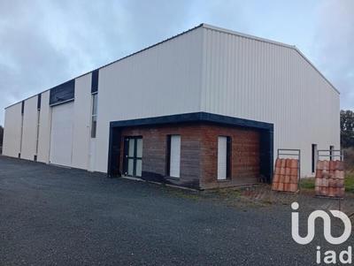 Maison - 600 m² - 4 pièces