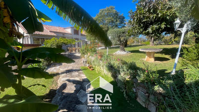 Maison - 180 m² - 5 pièces