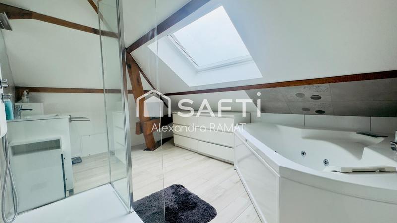 Maison - 300 m² - 8 pièces