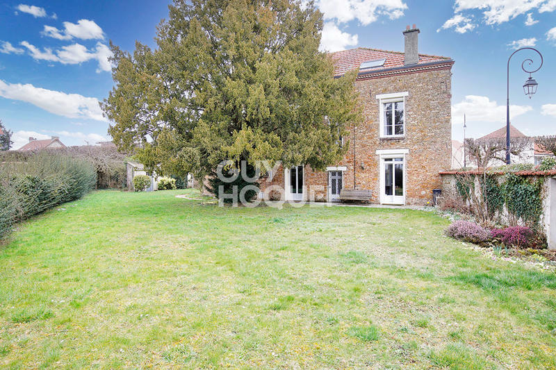 Maison - 261 m² - 13 pièces