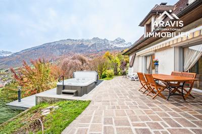 Maison bourgeoise - 135 m² - 4 pièces