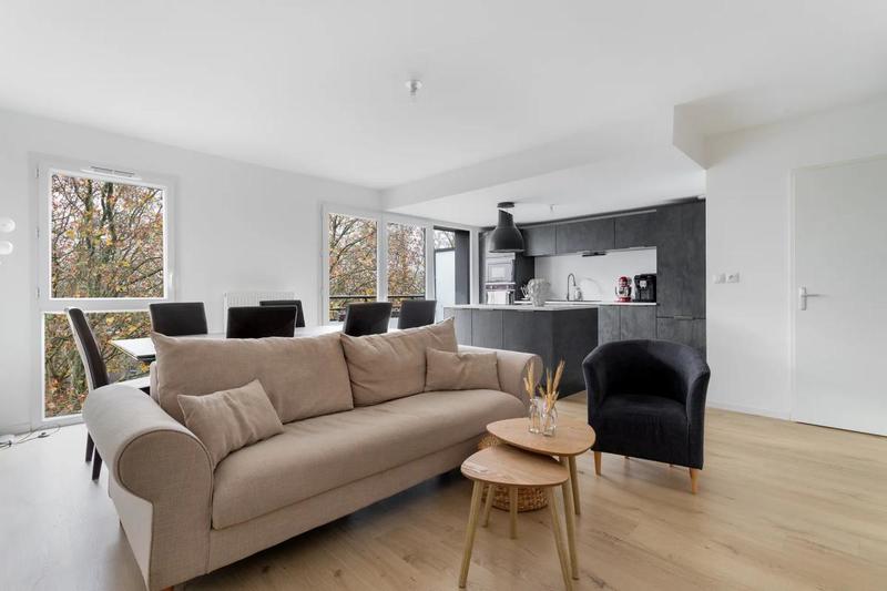 Appartement - 93 m² - 5 pièces