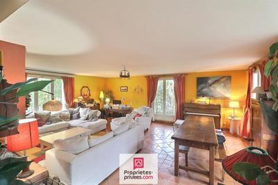 Maison - 197 m² - 8 pièces