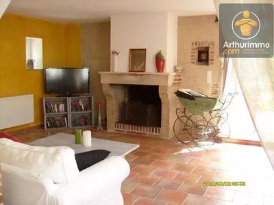 Maison - 214 m² - 5 pièces