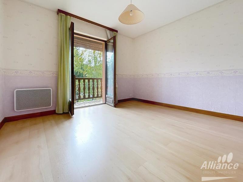 Maison - 239 m² - 8 pièces