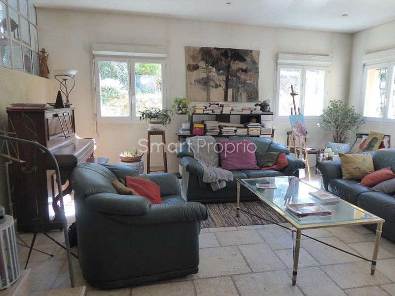 Propriété - 330 m² - 15 pièces