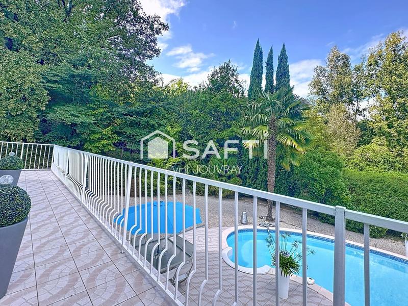 Maison - 200 m² - 7 pièces