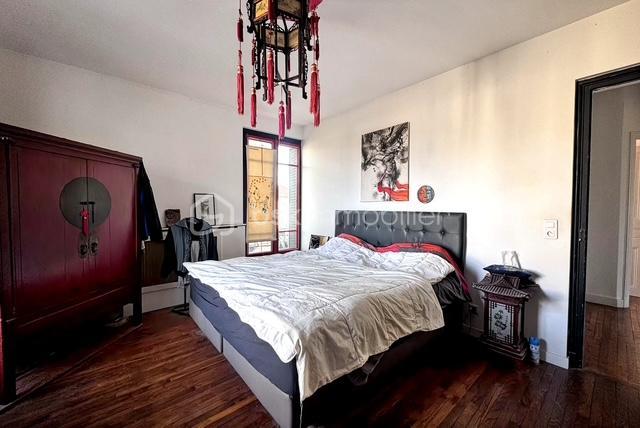 Maison - 260 m² - 9 pièces