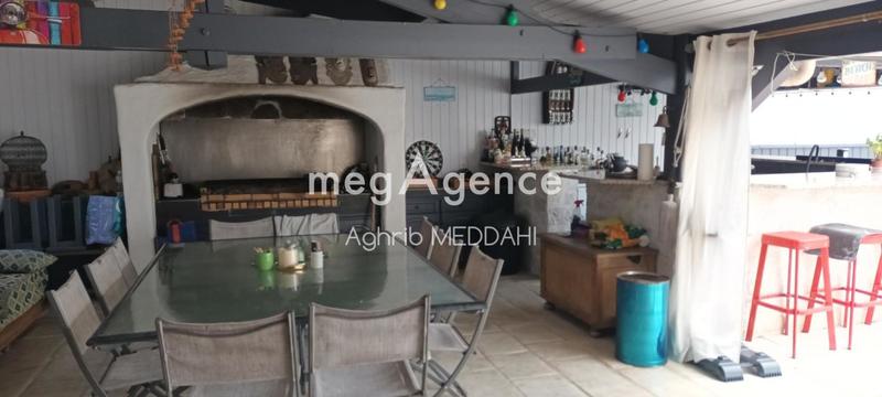 Maison - 201 m² - 8 pièces