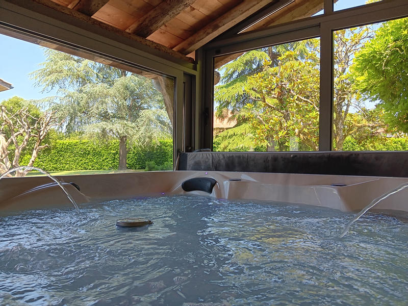 Maison - 300 m² - 6 pièces