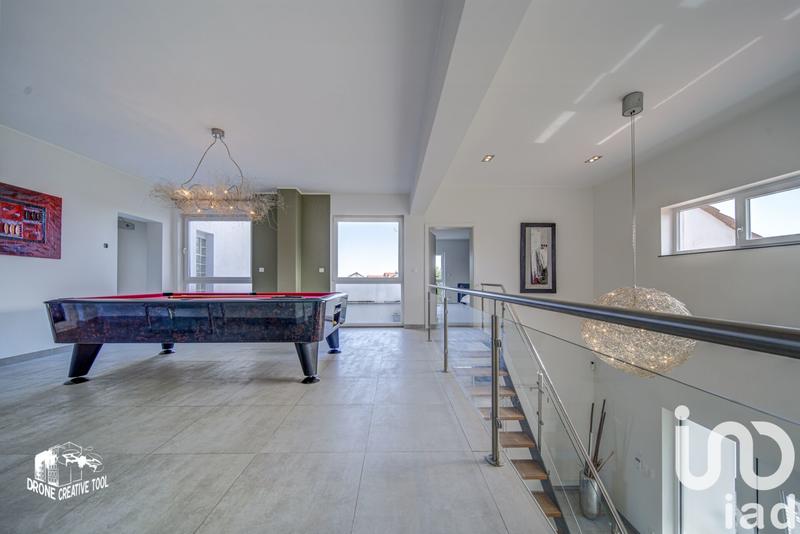 Maison - 271 m² - 5 pièces