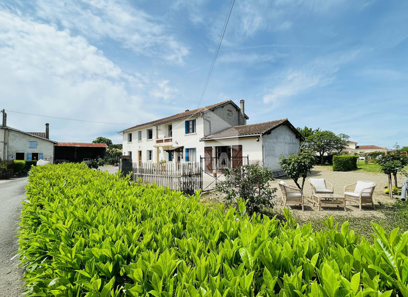 Maison - 226 m² - 6 pièces