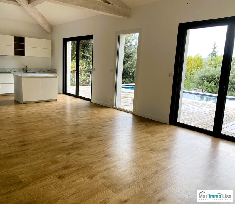 Villa - 111 m² - 4 pièces