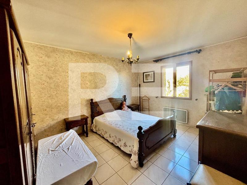 Villa - 208 m² - 8 pièces